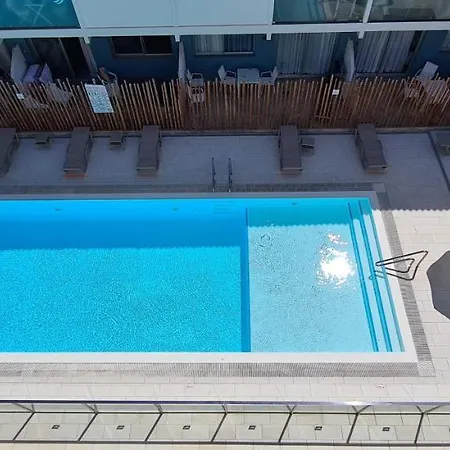 Cool Near Pool & Ac 1
